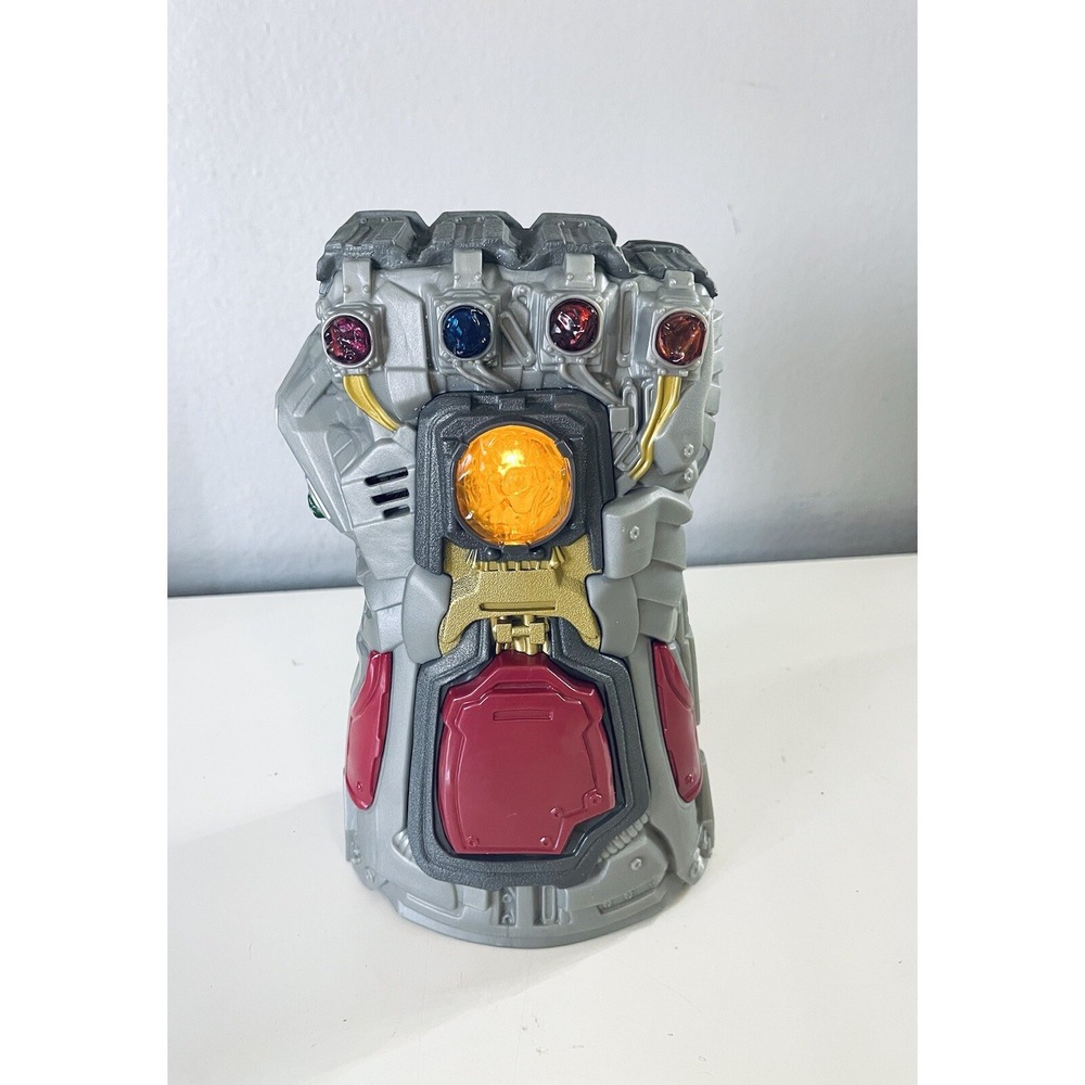 Marvel Avengers: Endgame Electronic Thanos Gauntlet‎ Fist Roleplay Toy Hasbro